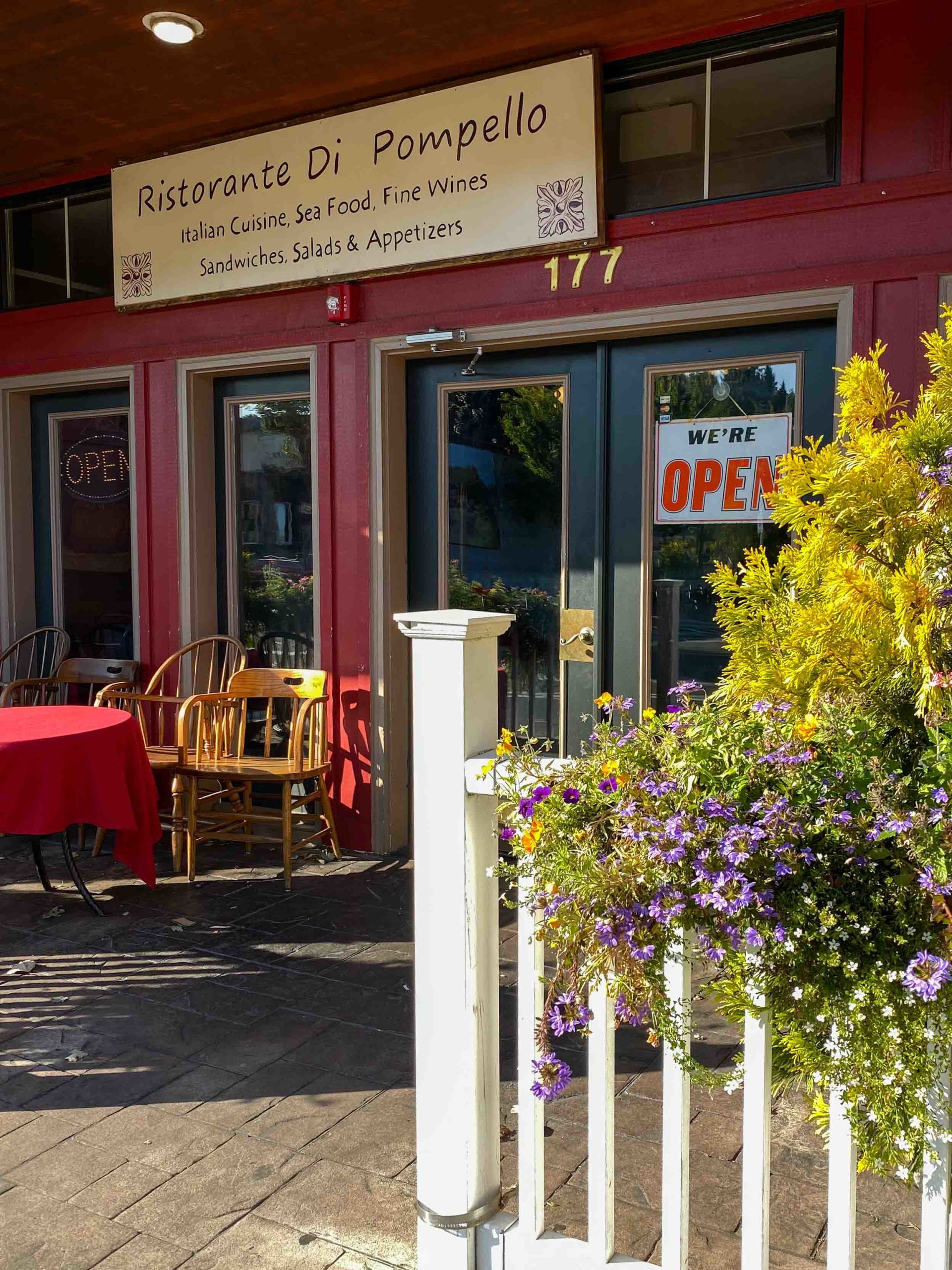 Troutdale, gateway Dining in Troutdale, Oregon Photo Travel Write